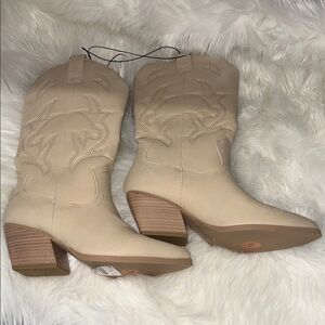 Soda Cream Heeled Western Boots E1